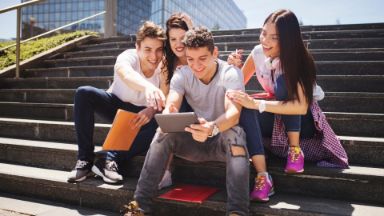 Zdjęcie artykułu raport-mlodzi-oszczedzanie-1