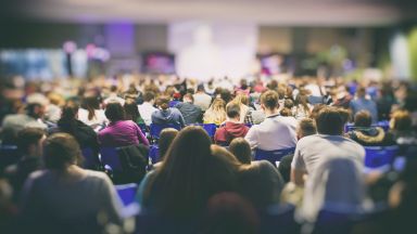 Zdjęcie artykułu warto-dzielic-sie-doswiadczeniem-1023n