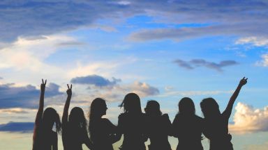 Zdjęcie artykułu Wnetfm__Polki_sa_postrzegane_jako_bardzo_zaradne_przedsiebiorcze_oszczedne_gospodarnosc_maja_we_krwi