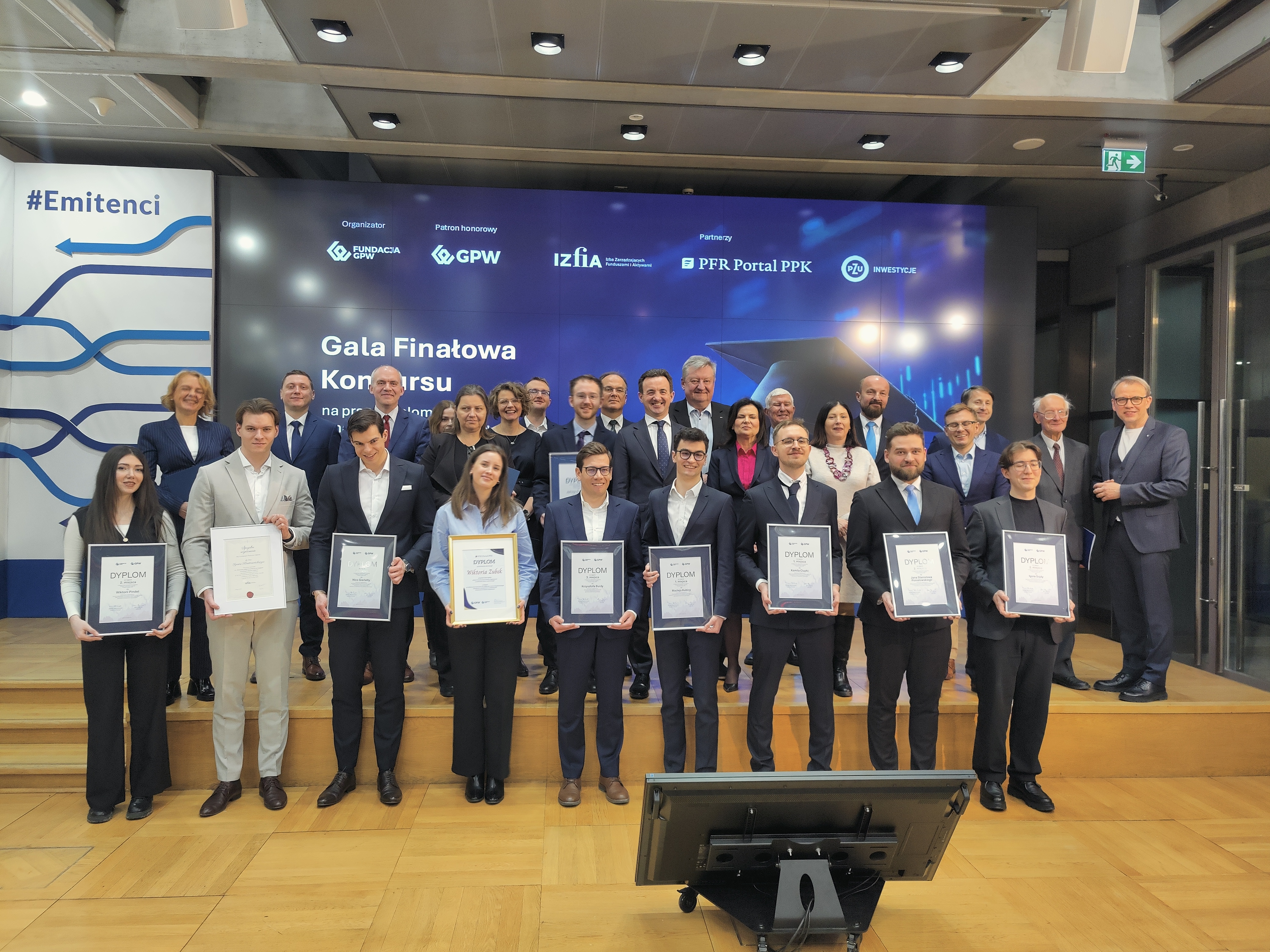 Zdjęcie artykułu wyroznienie_autorow_prac_dyplomowych_o_ppk